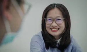 Cô gái mắc vảy nến từng 'nhiều lần muốn chết' thành sếp ngân hàng Cô gái mắc vảy nến từng 'nhiều lần muốn chết' thành sếp ngân hàng