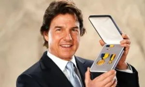 Tom Cruise nhận giải thưởng dân sự cao nhất của Hải quân Mỹ Tom Cruise nhận giải thưởng dân sự cao nhất của Hải quân Mỹ