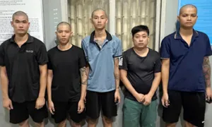 5 người bị bắt vì cầm mã tấu đi lấy gà làm mồi nhậu 5 người bị bắt vì cầm mã tấu đi lấy gà làm mồi nhậu