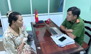 Người phụ nữ đánh nhân viên gác đường tàu bị bắt Người phụ nữ đánh nhân viên gác đường tàu bị bắt