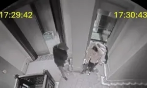 19 phút vơ vét trang sức, túi hàng hiệu trong biệt thự của giới siêu giàu 19 phút vơ vét trang sức, túi hàng hiệu trong biệt thự của giới siêu giàu
