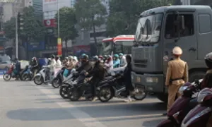 'Phạt nguội 5 triệu đồng tất cả những người vượt đèn đỏ' 'Phạt nguội 5 triệu đồng tất cả những người vượt đèn đỏ'
