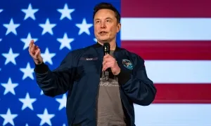 Elon Musk khẩu chiến với lãnh đạo cực hữu Anh Elon Musk khẩu chiến với lãnh đạo cực hữu Anh
