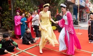 Kỳ Duyên cùng dàn sao nhảy sạp, gói bánh Kỳ Duyên cùng dàn sao nhảy sạp, gói bánh