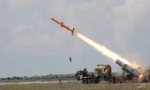 Ukraine tuyên bố tập kích Nga bằng tên lửa nội địa tầm 1.000 km Ukraine tuyên bố tập kích Nga bằng tên lửa nội địa tầm 1.000 km