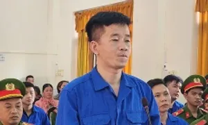 Giang hồ Thái Bus tiếp tục bị phạt tù trong vụ bảo kê đất ở Phú Quốc Giang hồ Thái Bus tiếp tục bị phạt tù trong vụ bảo kê đất ở Phú Quốc