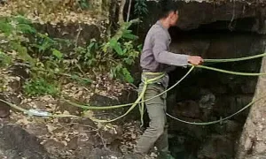 Du khách tử vong trong hang động núi lửa Du khách tử vong trong hang động núi lửa