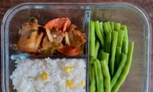Tôi tự nấu mang đi làm vì chủ quán cơm tăng giá 5 nghìn đồng Tôi tự nấu mang đi làm vì chủ quán cơm tăng giá 5 nghìn đồng
