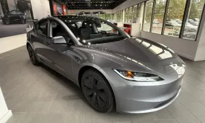 Xe Tesla bị bán tháo trong làn sóng phản đối Elon Musk Xe Tesla bị bán tháo trong làn sóng phản đối Elon Musk