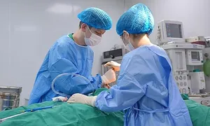 Silicon vón cục đẩy lên lưng sau chi 50 triệu nâng vòng ba Silicon vón cục đẩy lên lưng sau chi 50 triệu nâng vòng ba