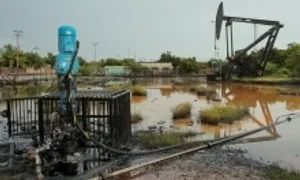 Ông Trump áp thuế 25% với các nước mua dầu Venezuela Ông Trump áp thuế 25% với các nước mua dầu Venezuela