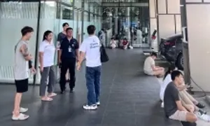 Khách Việt bàng hoàng sau động đất làm rung chuyển Bangkok Khách Việt bàng hoàng sau động đất làm rung chuyển Bangkok