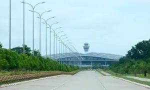 Tháp không lưu sân bay Nay Pyi Taw có thể đã sập vì động đất Tháp không lưu sân bay Nay Pyi Taw có thể đã sập vì động đất