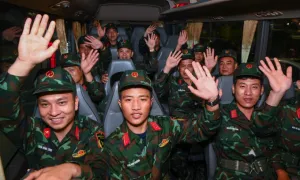 Đoàn cứu hộ Việt Nam trở về từ Myanmar Đoàn cứu hộ Việt Nam trở về từ Myanmar