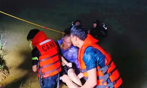 Hai nam sinh lớp 10 tử nạn dưới hồ Hai nam sinh lớp 10 tử nạn dưới hồ