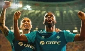 Antony lập chiến tích lịch sử với Betis Antony lập chiến tích lịch sử với Betis