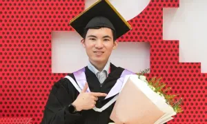 Từ công nhân trại nuôi gà đến sinh viên đại học quốc tế Từ công nhân trại nuôi gà đến sinh viên đại học quốc tế