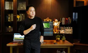Đạo diễn Victor Vũ 'khoe' dàn máy dựng phim vợ tặng Đạo diễn Victor Vũ 'khoe' dàn máy dựng phim vợ tặng