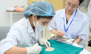 ĐH Y Hà Nội cấm sinh viên mặc váy ngắn, đồ xuyên thấu ĐH Y Hà Nội cấm sinh viên mặc váy ngắn, đồ xuyên thấu