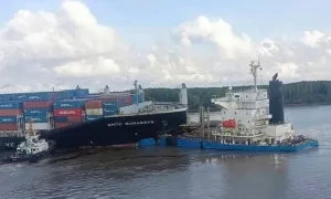 Tàu hàng tông nhau, gây tràn dầu ở Cần Giờ Tàu hàng tông nhau, gây tràn dầu ở Cần Giờ