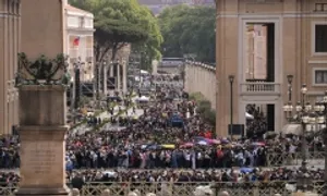 250.000 người đến viếng Giáo hoàng Francis 250.000 người đến viếng Giáo hoàng Francis