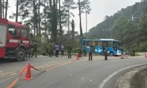 Tài xế xe khách lật trên đèo Tam Đảo bị tạm giữ Tài xế xe khách lật trên đèo Tam Đảo bị tạm giữ