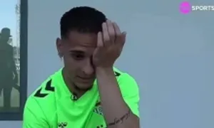 Antony: 'Có những ngày tôi bỏ ăn ở Man Utd' Antony: 'Có những ngày tôi bỏ ăn ở Man Utd'