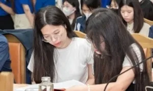Trường Luật của ĐH Quốc gia Hà Nội bỏ 4 tổ hợp, tăng học phí Trường Luật của ĐH Quốc gia Hà Nội bỏ 4 tổ hợp, tăng học phí