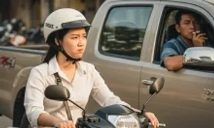 Tôi phải xin lỗi vì nhắc nhở tài xế ôtô vứt tàn thuốc lá ra đường Tôi phải xin lỗi vì nhắc nhở tài xế ôtô vứt tàn thuốc lá ra đường