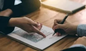 Từ 1/7, tôi chứng thực chữ ký người dịch trong giấy tờ ở đâu?