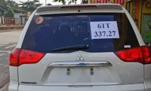 Xe đã đăng ký nhưng chưa có phôi biển số ra đường có bị phạt?