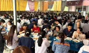 Nấu gần 900 suất ăn mời thí sinh, phụ huynh Nấu gần 900 suất ăn mời thí sinh, phụ huynh