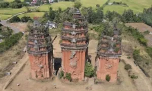 Tháp Chăm cổ cao nhất Đông Nam Á trước khi khai quật, trùng tu Tháp Chăm cổ cao nhất Đông Nam Á trước khi khai quật, trùng tu