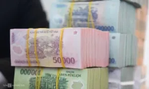 Cựu công an ra tòa trong vụ tiếp tay lừa đảo bán đất Cựu công an ra tòa trong vụ tiếp tay lừa đảo bán đất