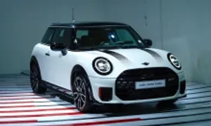 Mini John Cooper Works 3 cửa - hatchback hiệu năng cao giá 2,529 tỷ đồng Mini John Cooper Works 3 cửa - hatchback hiệu năng cao giá 2,529 tỷ đồng