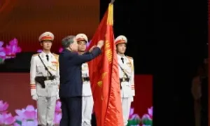 Lực lượng công an nhân dân nhận Huân chương Sao Vàng lần thứ 5 Lực lượng công an nhân dân nhận Huân chương Sao Vàng lần thứ 5