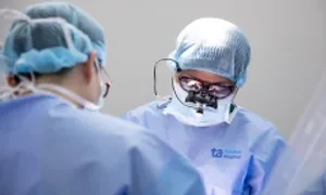 Thiếu niên bị lõm ngực, vẹo cột sống Thiếu niên bị lõm ngực, vẹo cột sống