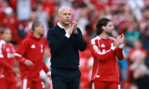 Slot thừa nhận may mắn thắng Arsenal Slot thừa nhận may mắn thắng Arsenal