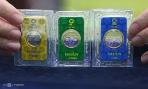 Từ hôm nay, mua bán vàng trên 20 triệu phải chuyển khoản Từ hôm nay, mua bán vàng trên 20 triệu phải chuyển khoản
