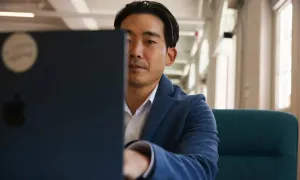 Triệu phú có 11 ngôi nhà nhưng sống cô đơn Triệu phú có 11 ngôi nhà nhưng sống cô đơn
