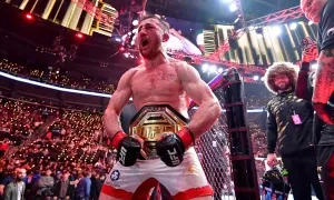 Võ sĩ UFC lập kỷ lục bảo vệ đai vô địch 4 lần trong 1 năm