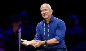 Tỷ phú Jeff Bezos: 'Đừng bỏ học để thành Bill Gates' Tỷ phú Jeff Bezos: 'Đừng bỏ học để thành Bill Gates'