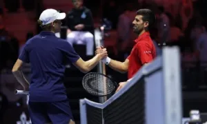 Sinner thắng dễ Djokovic ở bán kết Six Kings Slam