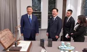 Ông Tập đùa với Tổng thống Hàn Quốc về bảo mật điện thoại